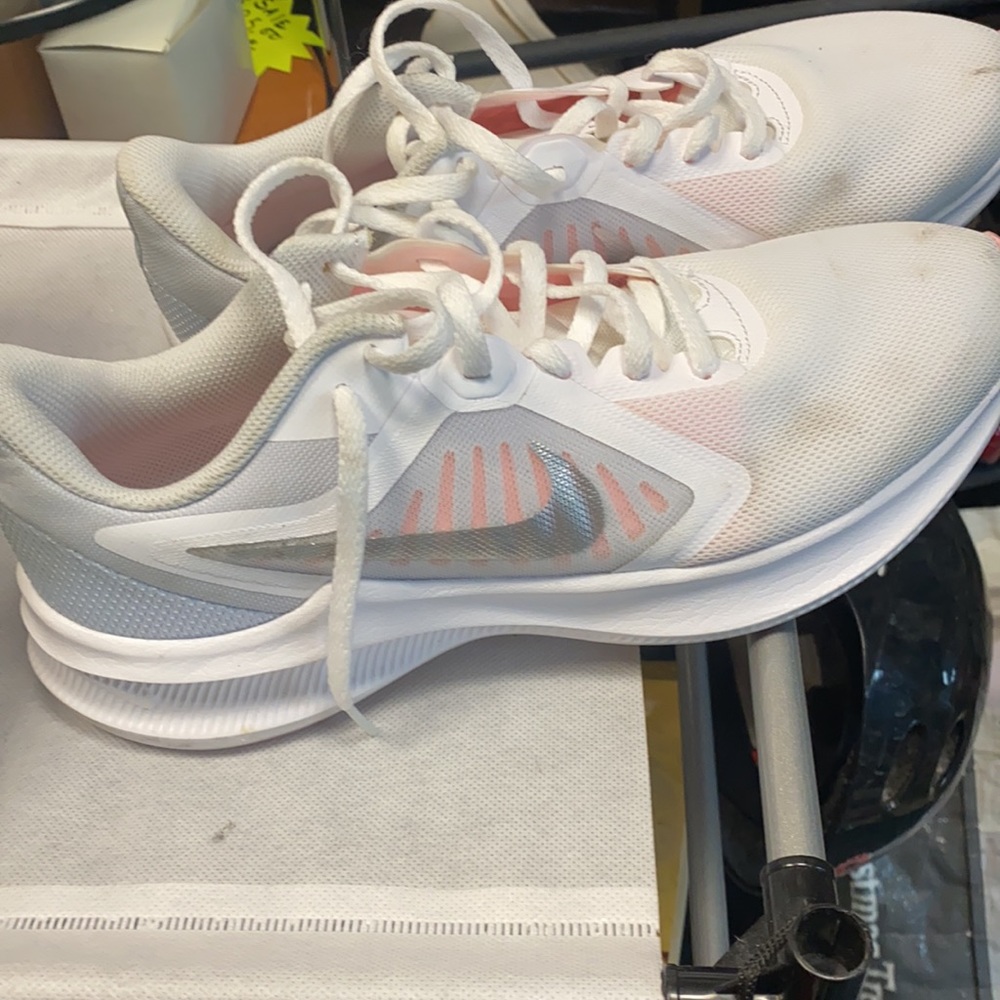 Sneakers - Picture 2 of 5
